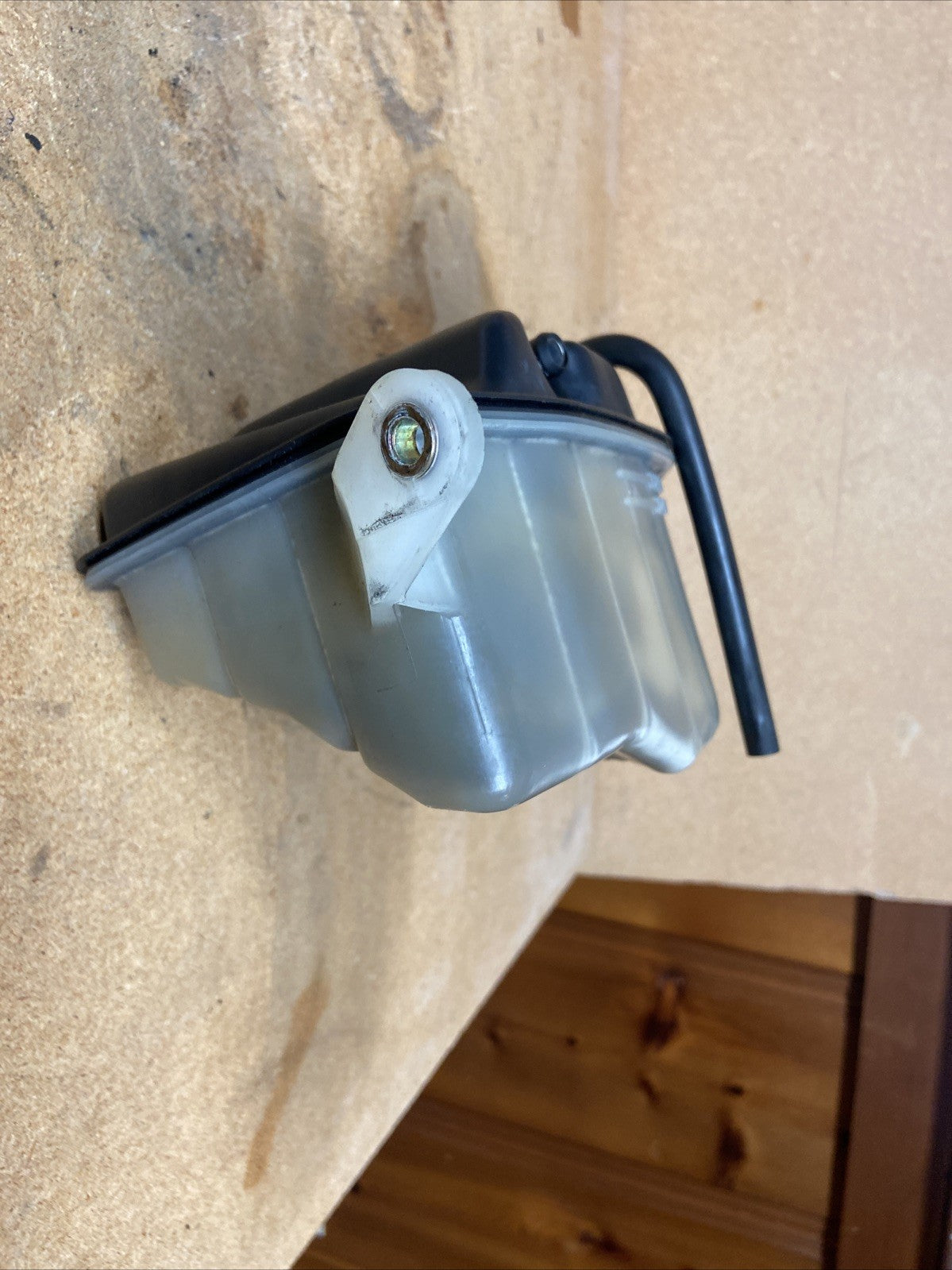 1995-2000 Lexus LS 400 4.0 L Coolant Overflow Reservoir OEM