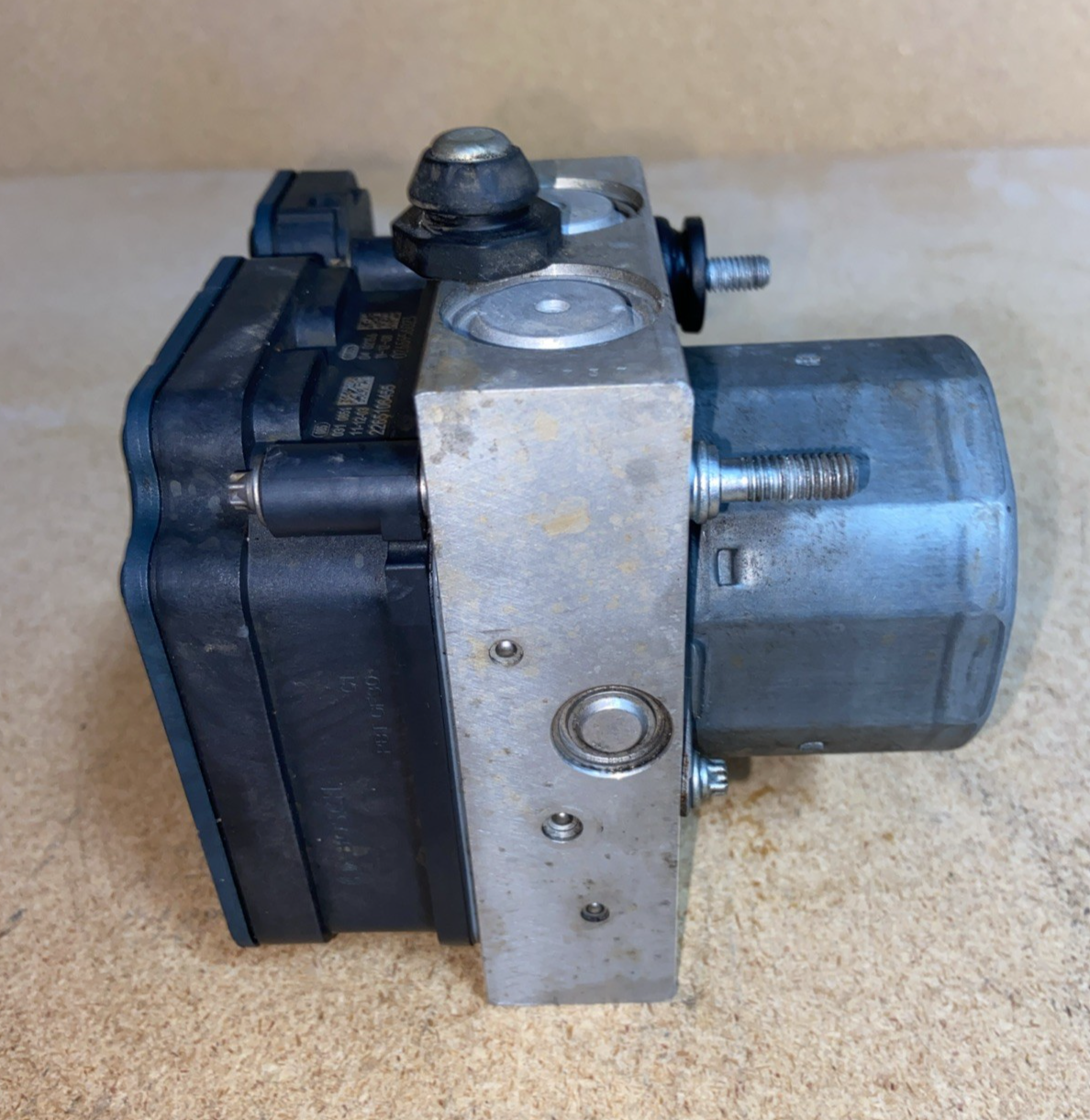 2012-2016 Dodge Grand Caravan ABS Anti-lock Brake Pump Module 3.6L 68183803 OEM