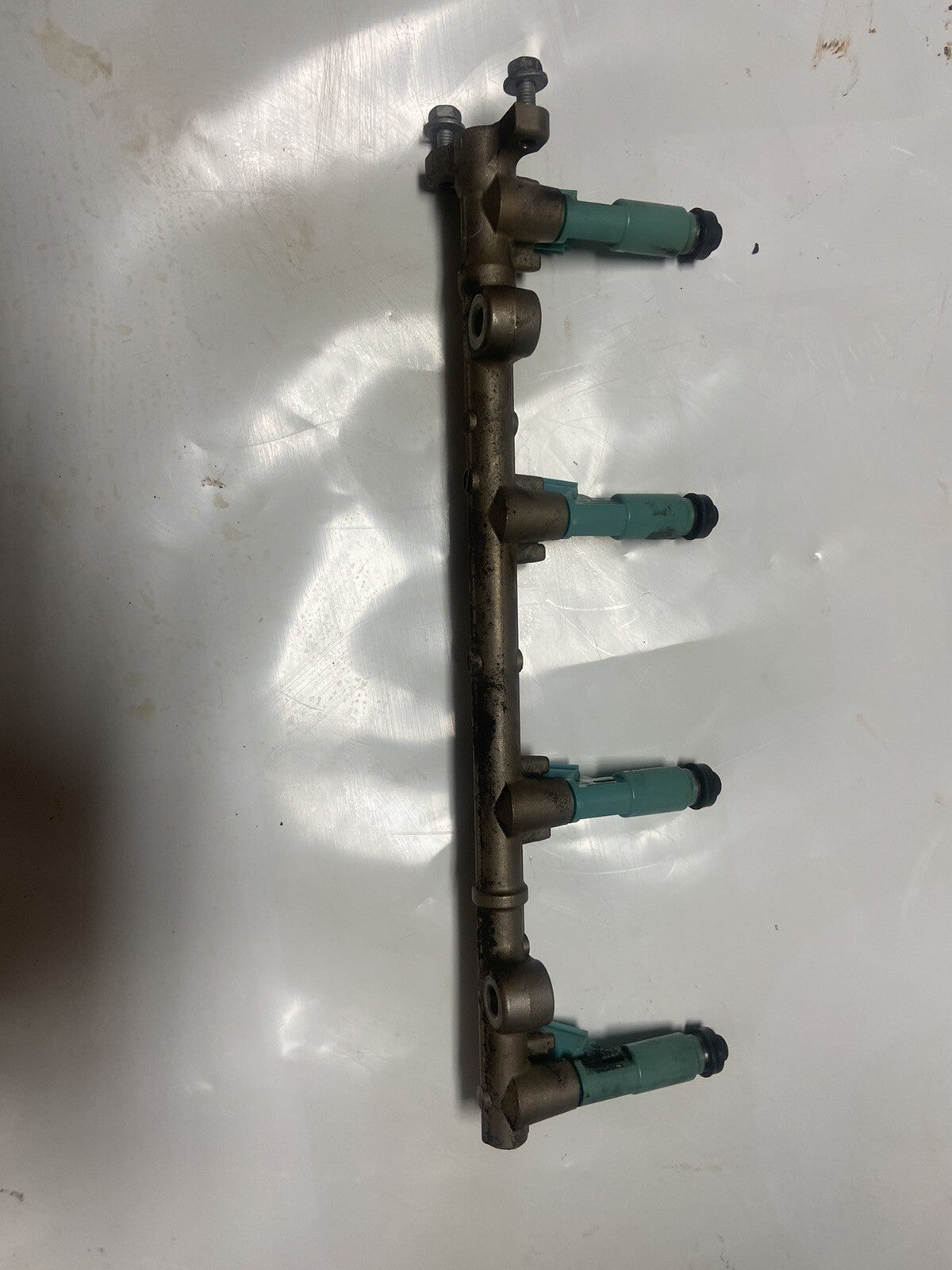 2005 Toyota Highlander Fuel Rail With Fuel Injectors