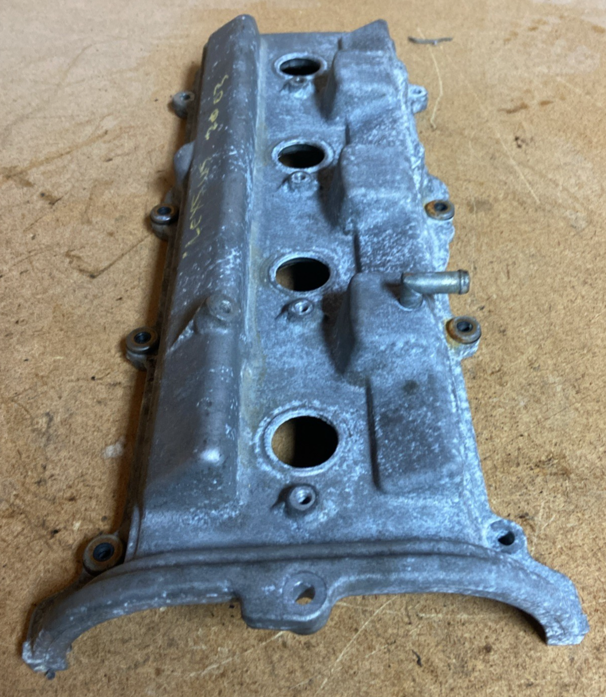 2000-2004Toyota Tundra Right Side Valve Cover( 2001-2007 Seqouia)