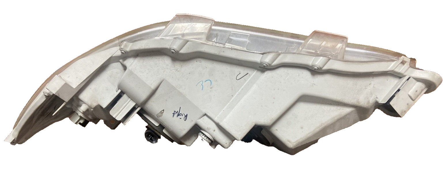 2011 Toyota Camry (right) Passenger Headlight T 935 770 24