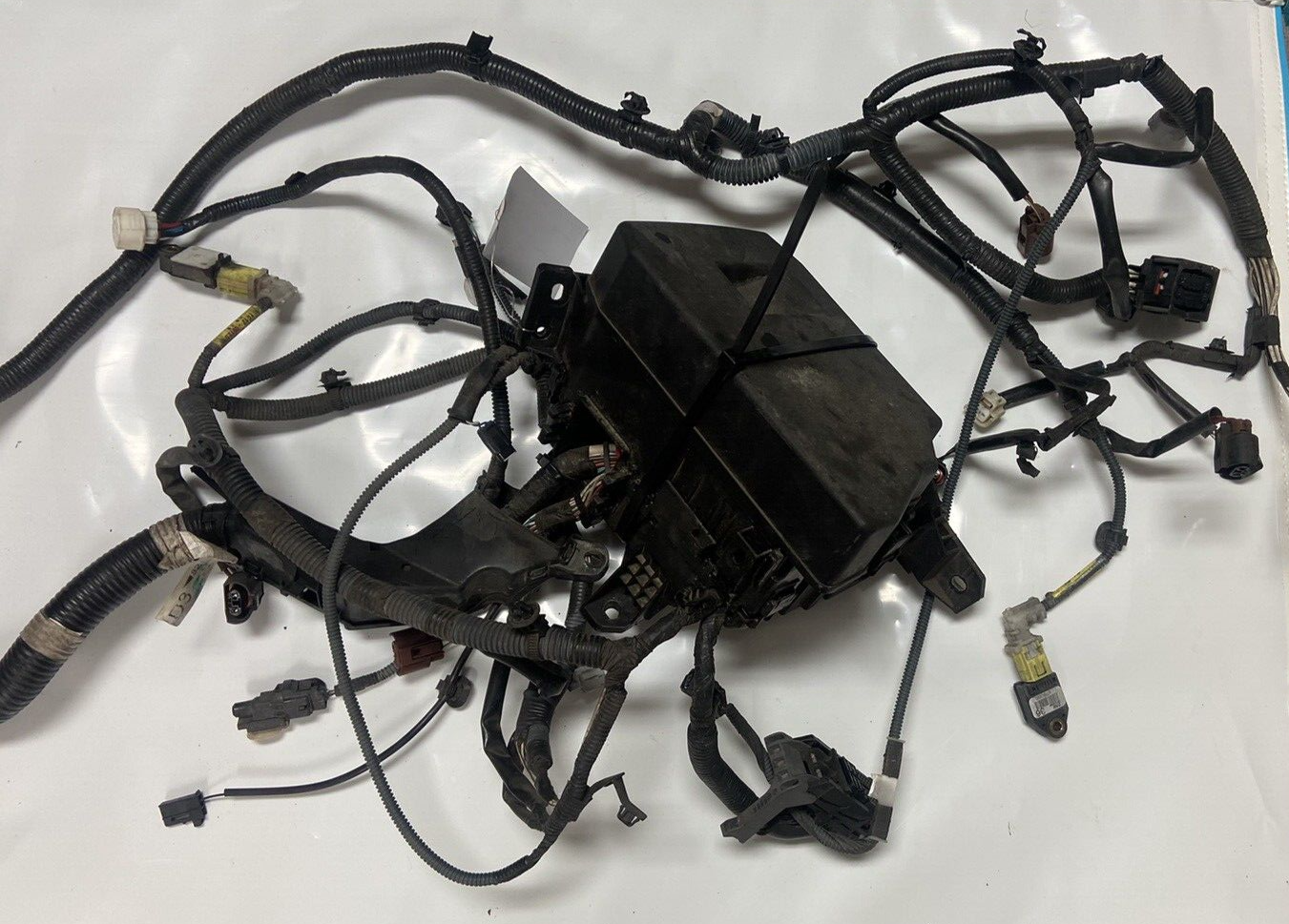2011 Toyota Corolla Fuse Box And Complete Wiring Harness 8211602