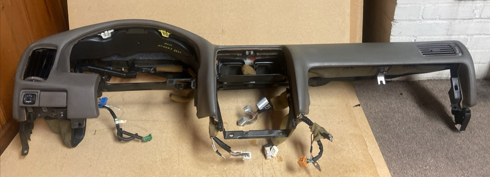 1998-2000 Lexus LS400 Front Interior Dashboard Instrument Panel OEM