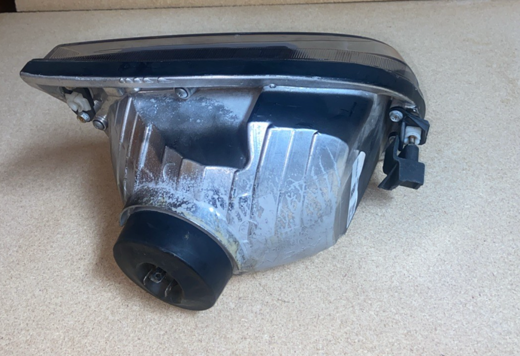 2000 - 2004 Toyota Tundra Front Driver Left Side Crew Cab Halogen Headlight OEM