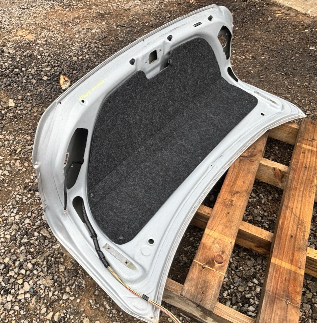 TAPA DE MALETERO TRASERA OEM ORIGINAL TOYOTA COROLLA 2011-2013