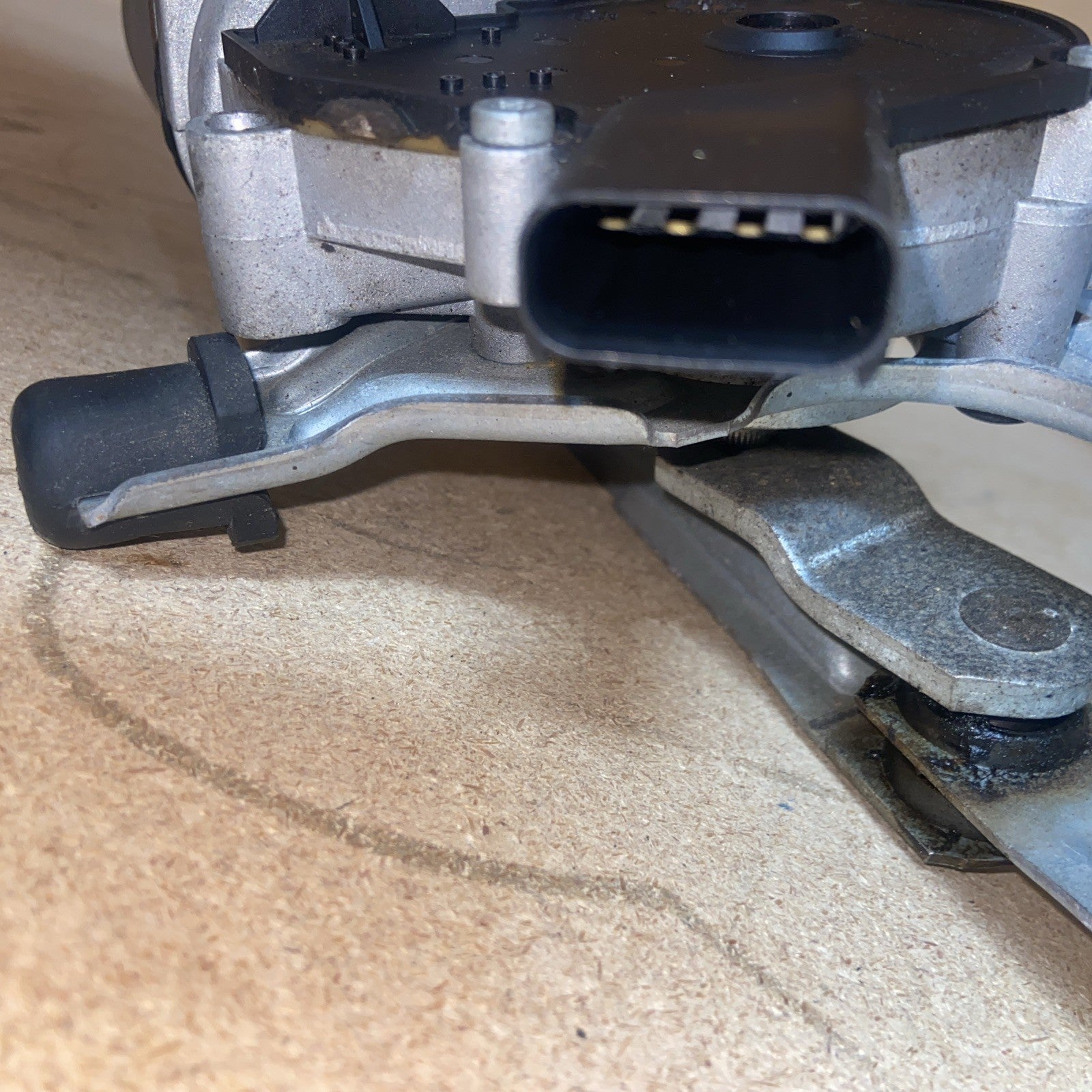2008-2020 Dodge Grand Caravan Windshield Wiper Motor Linkage Assembly 05113043AE
