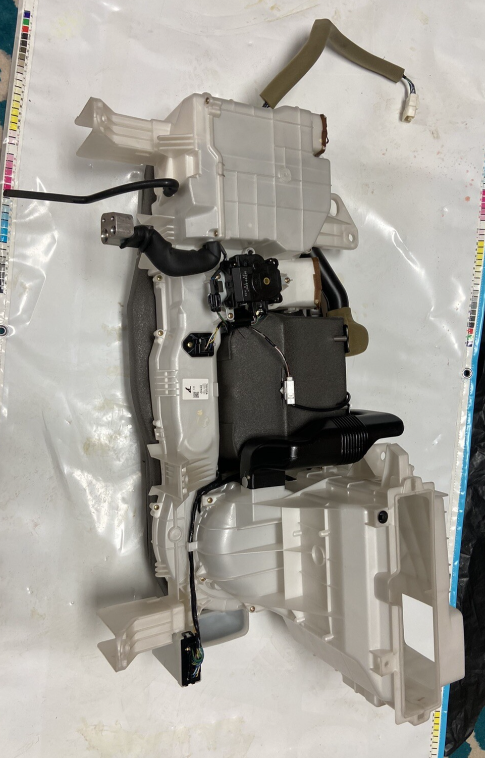 01-02 Lexus XF30 LS430 Rear A/C Evaporator & Fridge Cooler 87030-50020