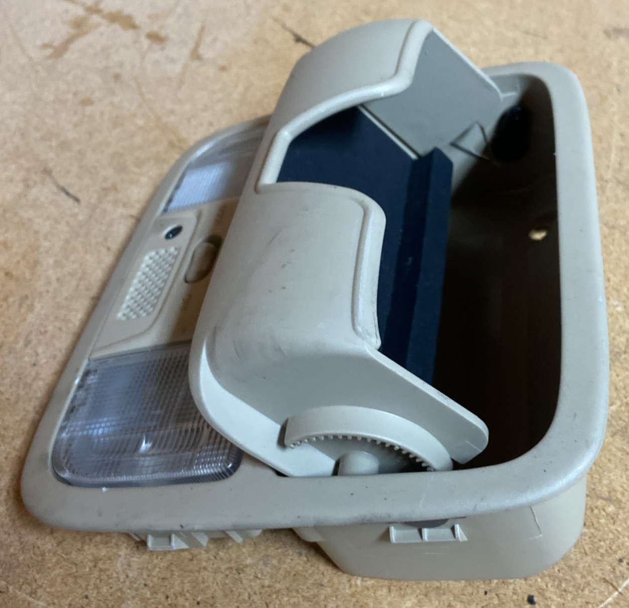 2006 Acura TSX OEM Overhead Console With Map lights, Sunglass Holder And Sunroof