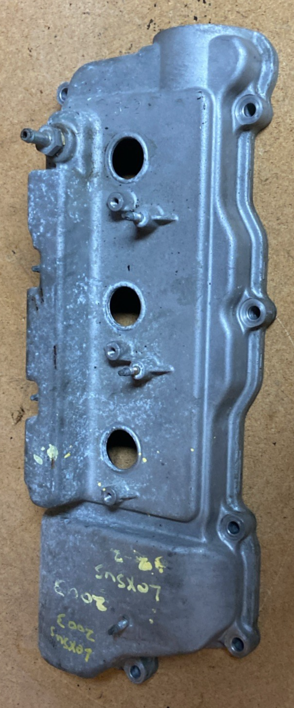 1997-2003 Lexus Es 300 Rear Engine Valve Cover