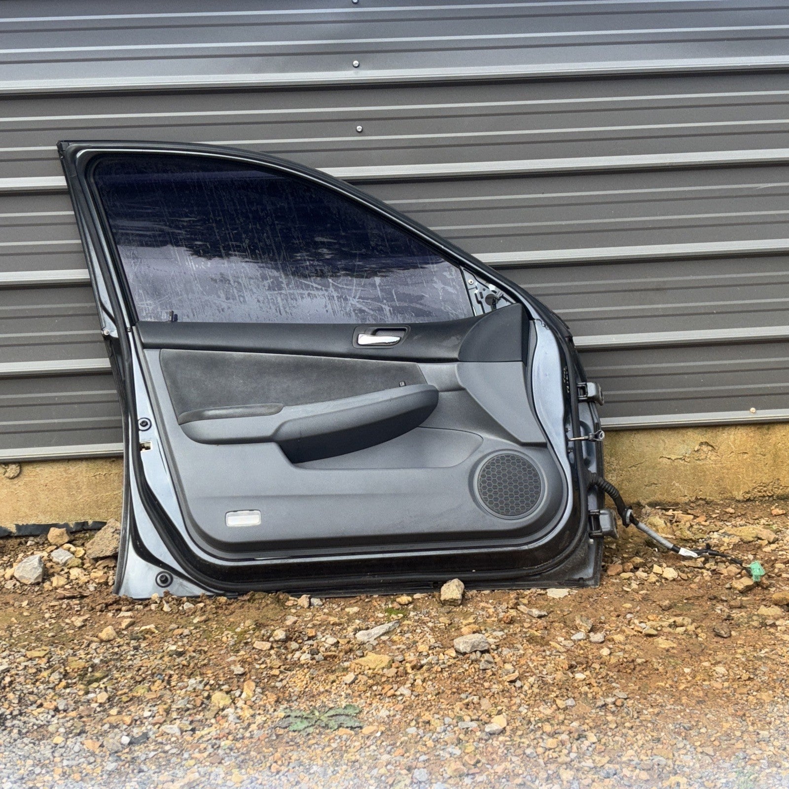 2004 Honda Accord PANEL DE PUERTA DELANTERA IZQUIERDA LADO CONDUCTOR Gris con panel de puerta
