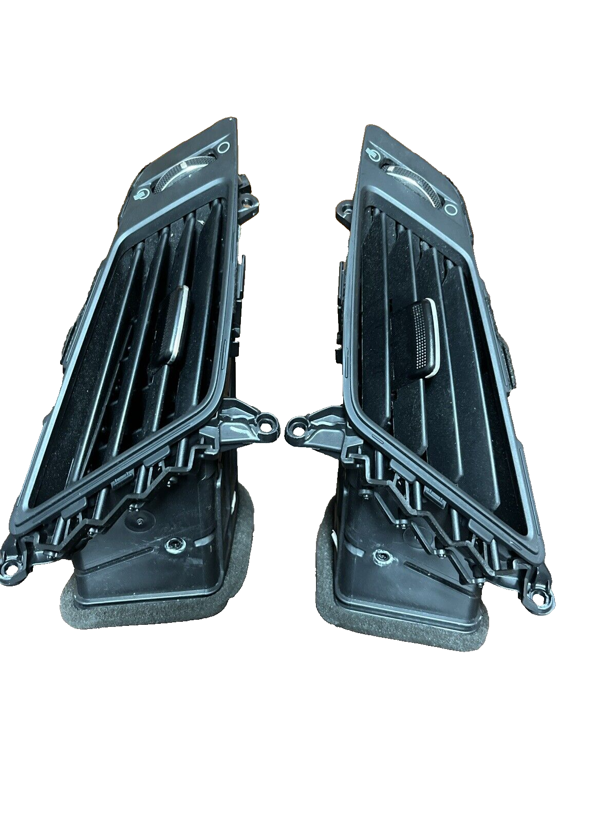 2011 - 2013 Hyundai Sonata Driver & Passenger Center Dash Air Vents (OEM)