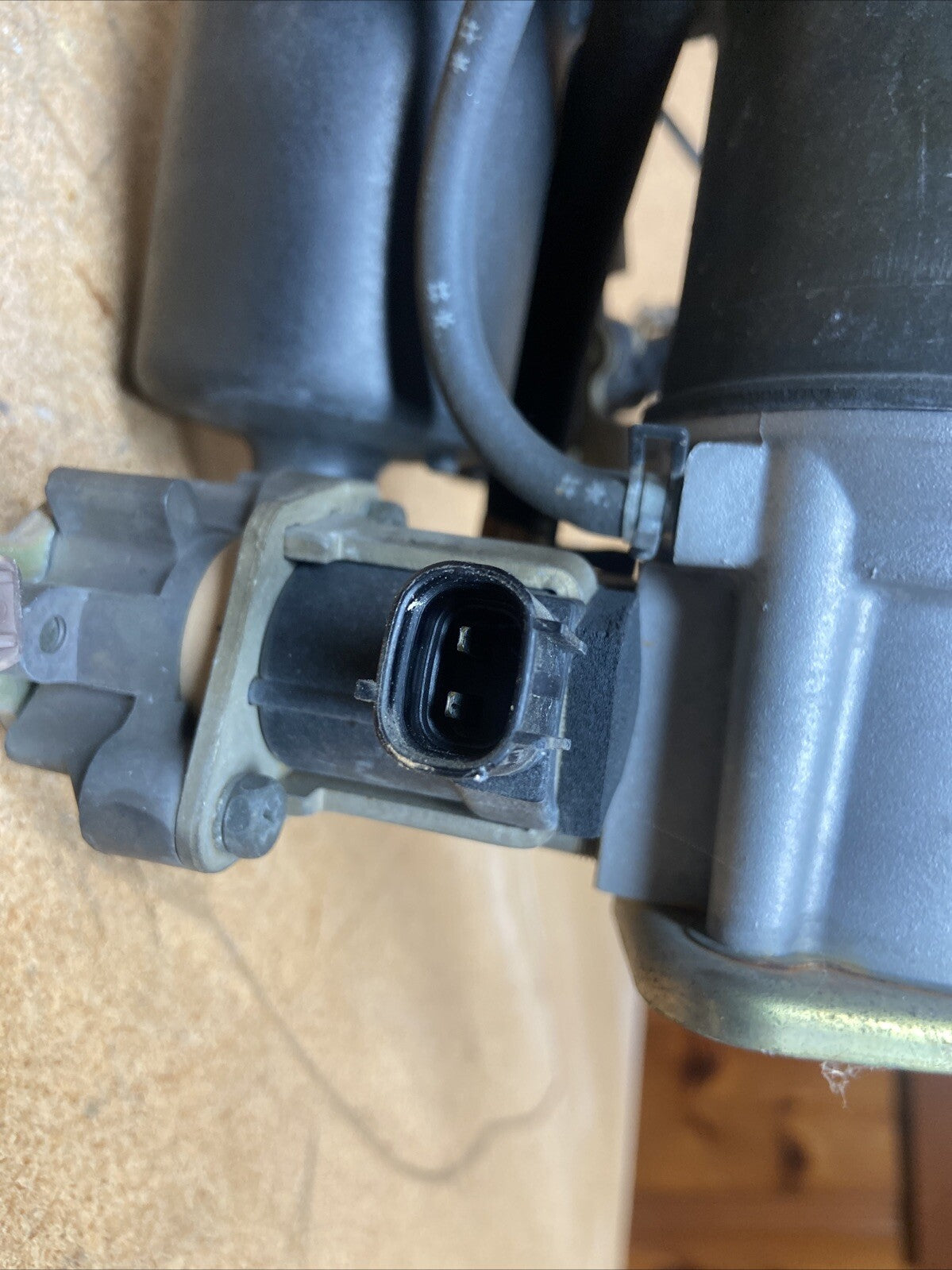 2001-2006 Lexus LS430 Air Suspension Compressor Height Control 48910-50050 OEM