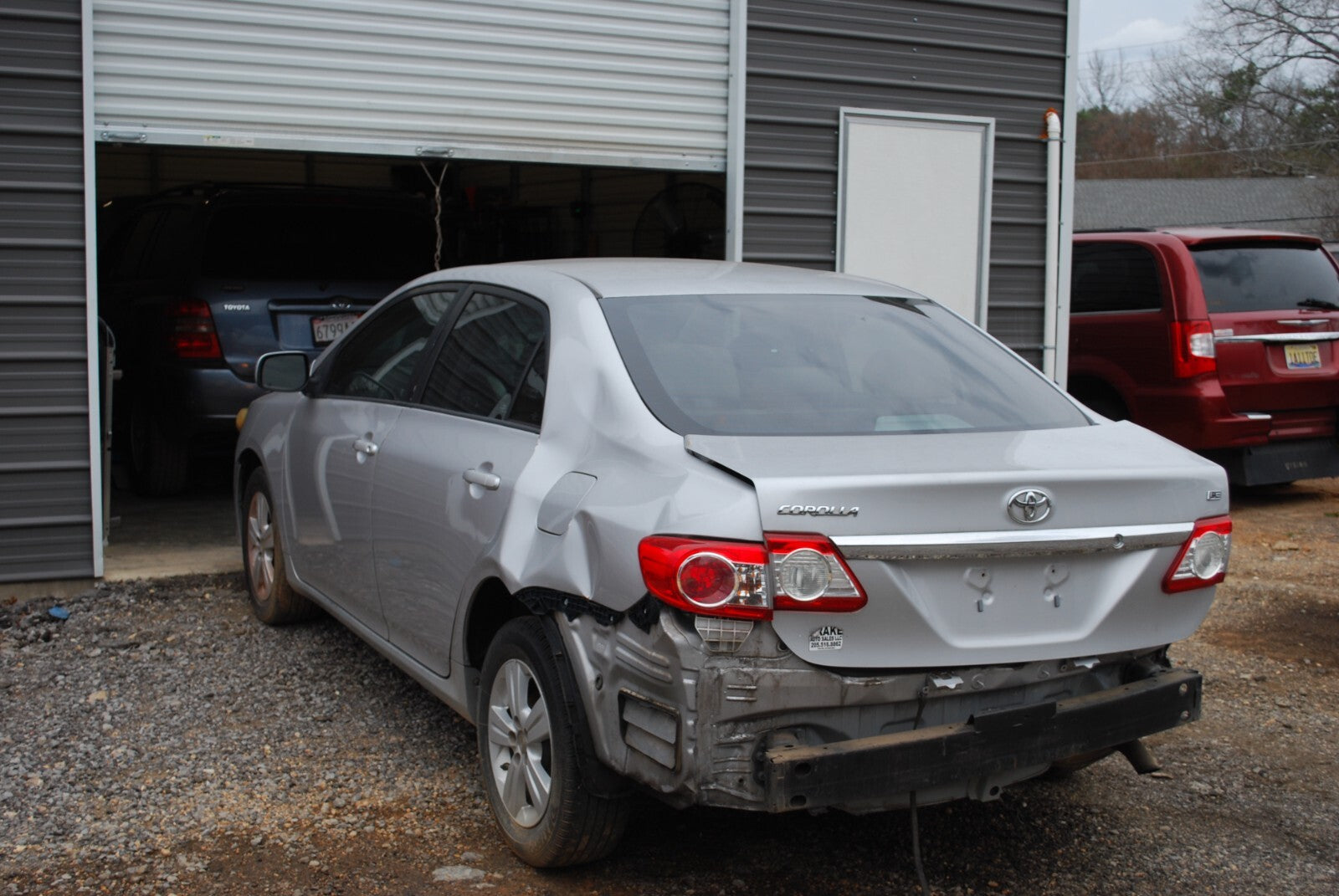 2011 Toyota Corolla Luz trasera derecha de la tapa del maletero 175 11
