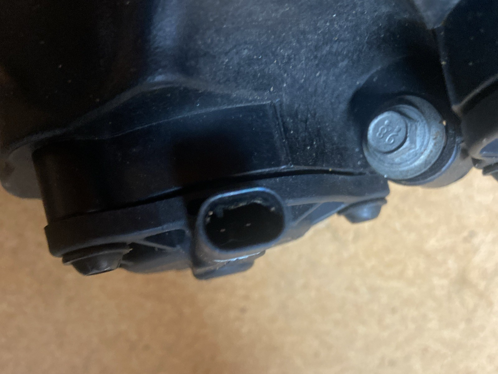 2011-2016 Dodge Grand Caravan Engine Valve Cover Driver LH side